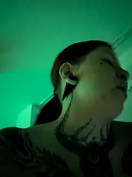 divine eve online show from December 3, 2025, 5:55 pm