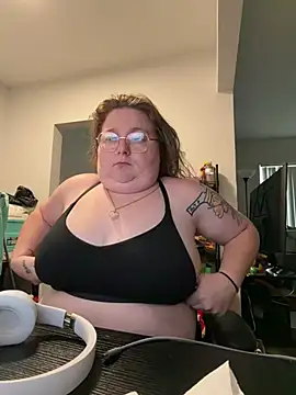 Snapshot of BBW2320 chatting on June 14, 2026, 11:18 pm BBW2320 online show from June 14, 2026, 11:18 pm