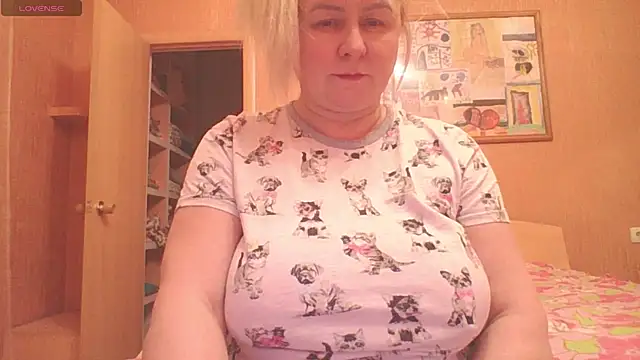 mira robinsonnn online show from February 28, 2026, 6:42 pm