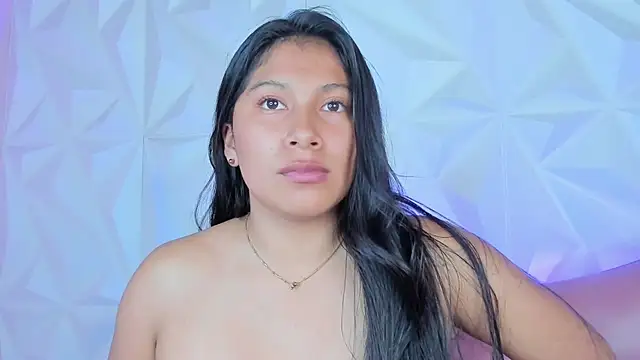 LinnaGardenia online show from December 8, 2024, 10:57 pm