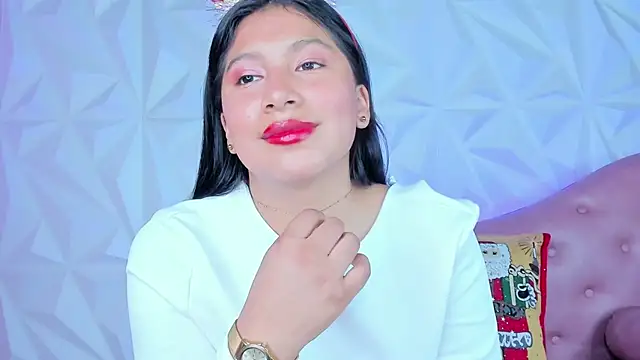 LinnaGardenia online show from December 11, 2024, 3:47 pm