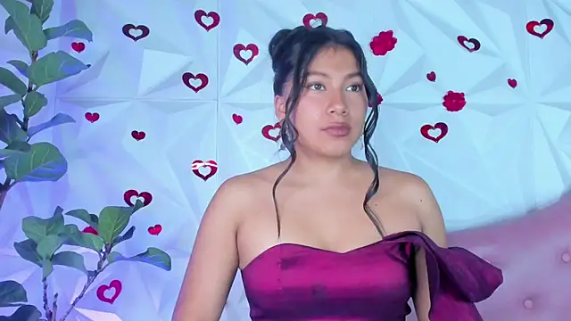 LinnaGardenia online show from March 2, 2025, 2:10 pm