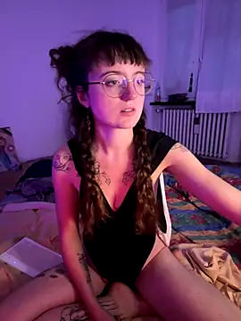 Snapshot of _foxygirl_ chatting on October 16, 2025, 5:03 pm  foxygirl  online show from October 16, 2025, 5:03 pm