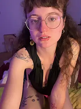  foxygirl  online show from February 10, 2026, 4:55 pm