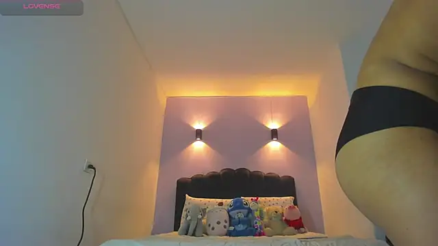 Sofia Clauss  online show from March 4, 2026, 4:07 am