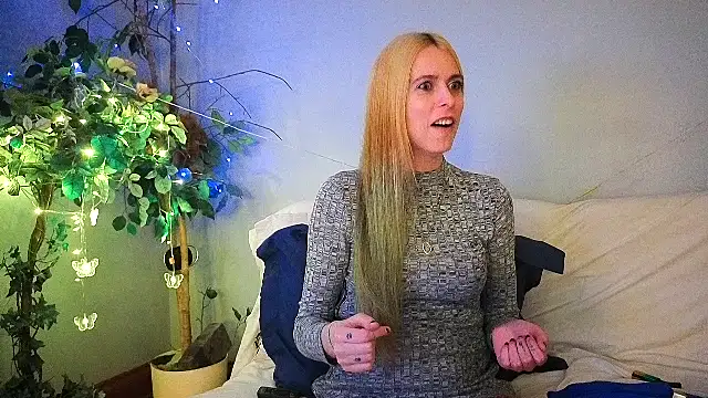 Snapshot of CanadianBeaver6969 chatting on October 11, 2025, 9:19 am CanadianBeaver6969 online show from October 11, 2025, 9:19 am