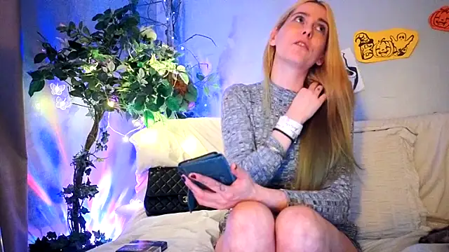 Snapshot of CanadianBeaver6969 chatting on October 17, 2025, 9:56 am CanadianBeaver6969 online show from October 17, 2025, 9:56 am