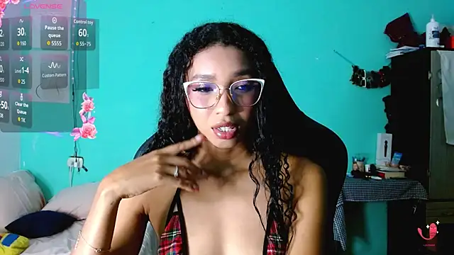 sensitive brunette online show from June 7, 2026, 12:15 am