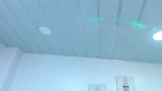 candy lux  online show from October 3, 2025, 8:39 pm