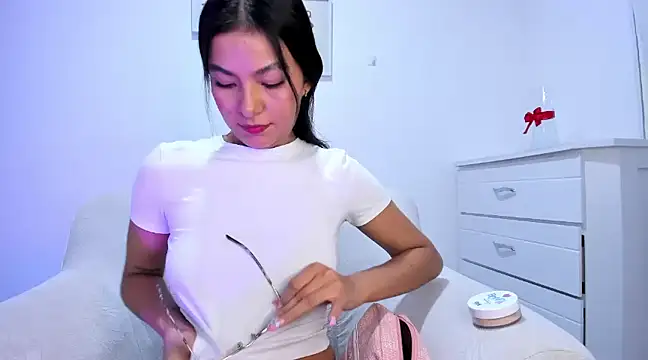 barbie brunette3 online show from March 4, 2025, 12:50 am