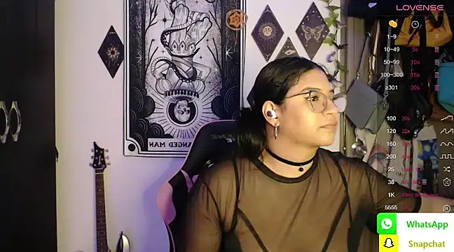 mollyshake1 online show from December 3, 2024, 7:11 pm