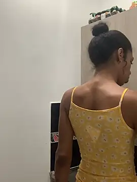 turabbitxx online show from February 27, 2026, 7:58 pm