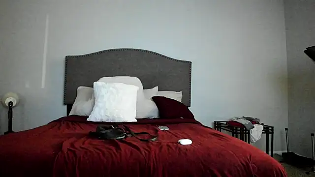 yiauana online show from September 25, 2025, 4:05 am