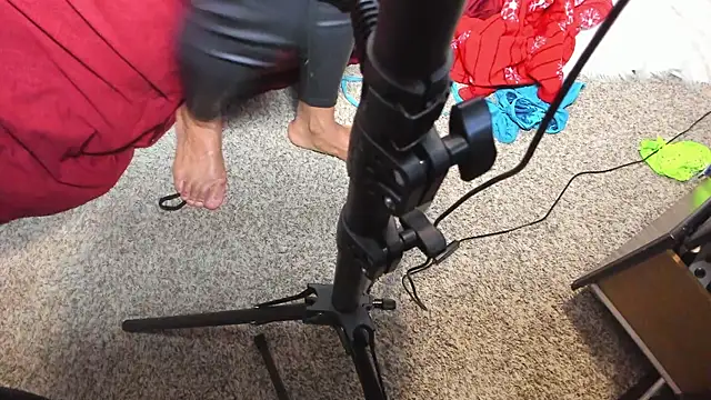 yiauana online show from November 14, 2025, 8:35 am