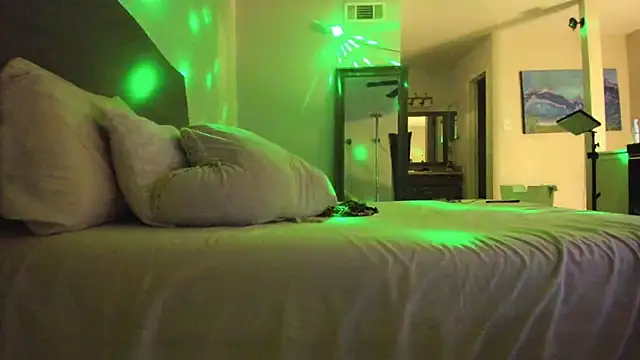 yiauana online show from January 9, 2026, 5:43 am