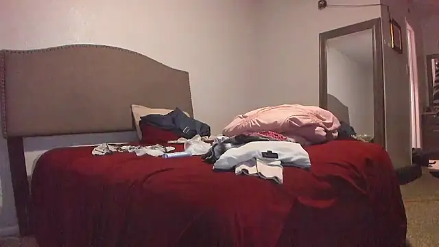 yiauana online show from February 11, 2026, 12:37 am