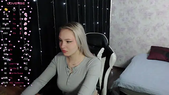 VikaPowers online show from March 11, 2025, 6:32 am