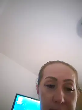 AvaLloyd online show from February 27, 2025, 2:00 pm