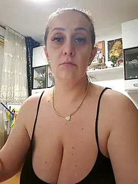 AvaLloyd online show from March 16, 2025, 4:45 pm