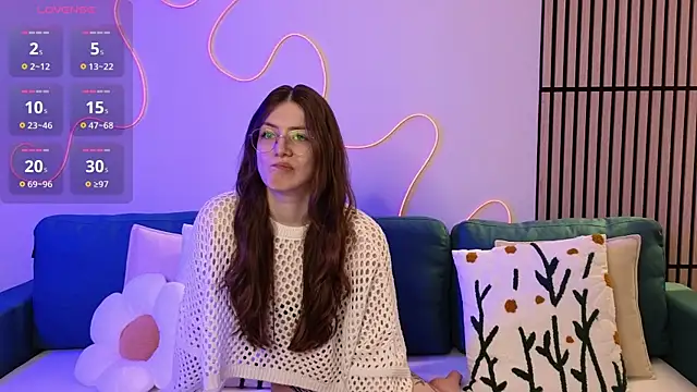 Ester Hill online show from March 6, 2025, 9:42 pm