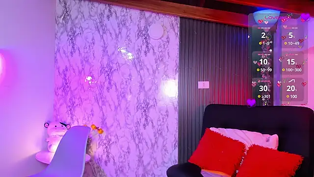 chloe blue online show from March 10, 2025, 11:42 am