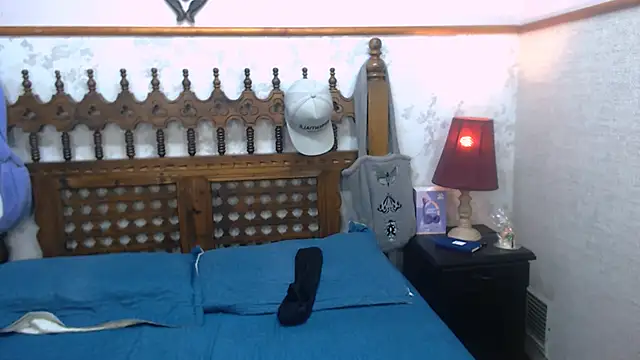 MilanZaire online show from March 2, 2025, 2:19 am