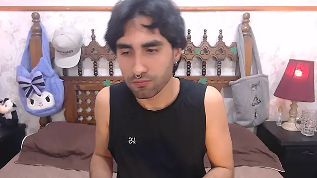 MilanZaire online show from March 18, 2025, 1:10 am