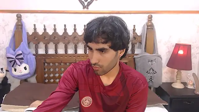 MilanZaire online show from March 18, 2025, 11:42 pm