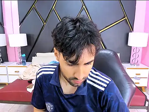 MilanZaire online show from October 29, 2025, 1:19 am