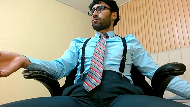 MilanZaire online show from January 6, 2026, 7:50 pm