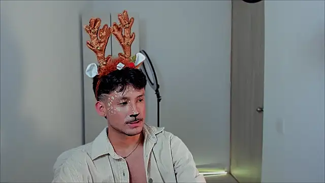 dimitri targaryen online show from December 19, 2024, 2:23 am