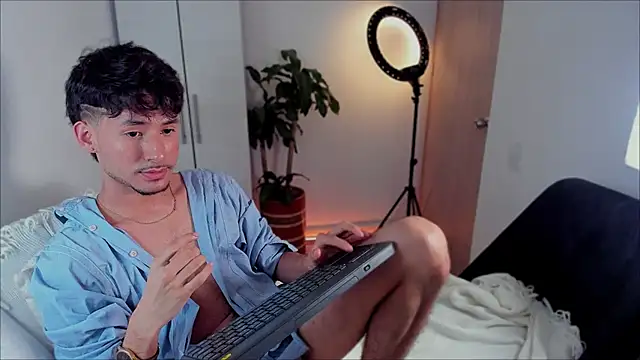 dimitri targaryen online show from January 8, 2025, 3:40 am