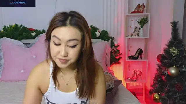 Snapshot of Diana_Moon_ chatting on December 23, 2024, 8:47 pm Diana Moon online show from December 23, 2024, 8:47 pm