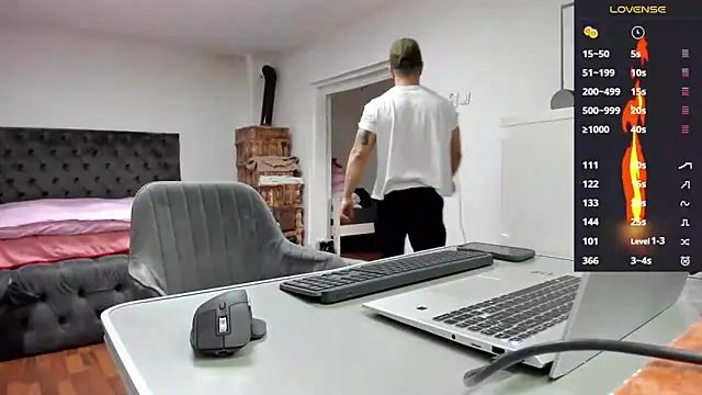 supermanboy94 online show from February 25, 2026, 6:34 am