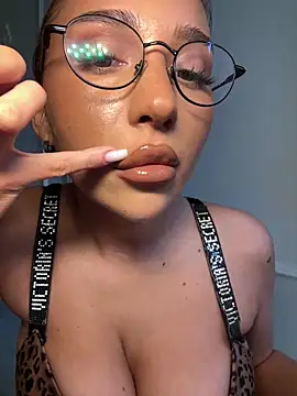 CardiSweetBaby online show from September 30, 2025, 12:10 pm