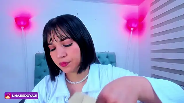 lina bedoya  online show from January 23, 2025, 11:37 am