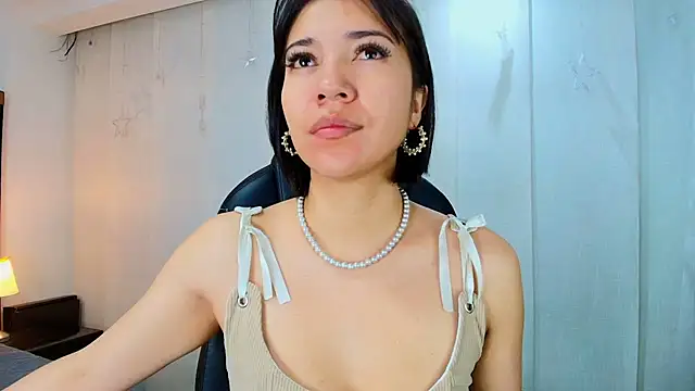 Snapshot of lina_bedoya_ chatting on February 4, 2026, 11:49 am lina bedoya online show from February 4, 2026, 11:49 am