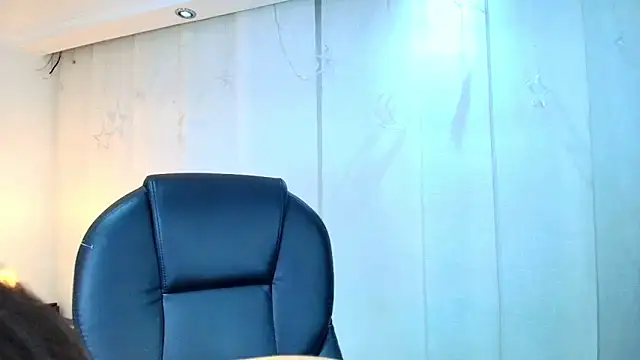 Snapshot of lina_bedoya_ chatting on February 19, 2026, 11:39 am lina bedoya online show from February 19, 2026, 11:39 am