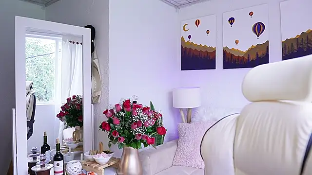 SaraParisi online show from February 14, 2025, 8:59 pm