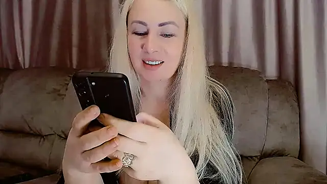 Olesya online show from February 5, 2025, 6:46 am