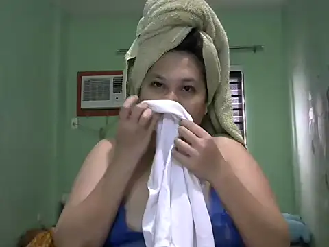 sweetsexysmile online show from September 15, 2025, 1:27 am