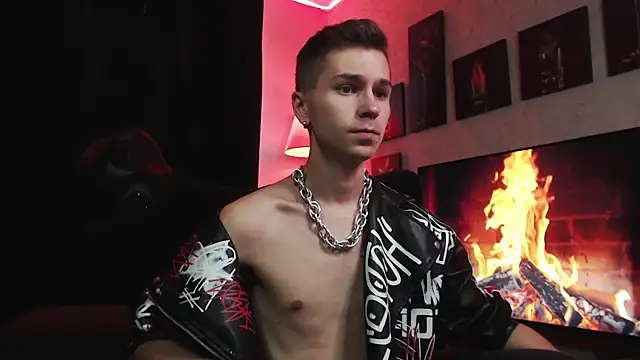 Joseph  Quinn online show from September 16, 2025, 8:15 am