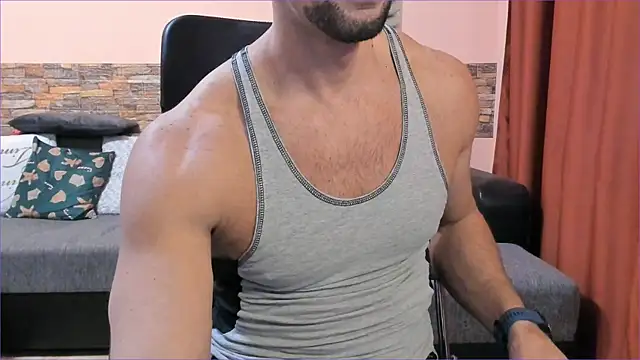 HotHunkTrainer online show from January 29, 2025, 3:37 pm