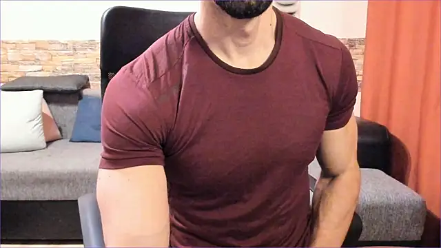 HotHunkTrainer online show from November 23, 2025, 8:47 am