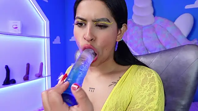 Snapshot of miss_romyna chatting on January 16, 2025, 11:04 am miss romyna online show from January 16, 2025, 11:04 am