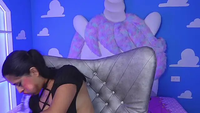 Snapshot of miss_romyna chatting on October 1, 2025, 11:05 am miss romyna online show from October 1, 2025, 11:05 am