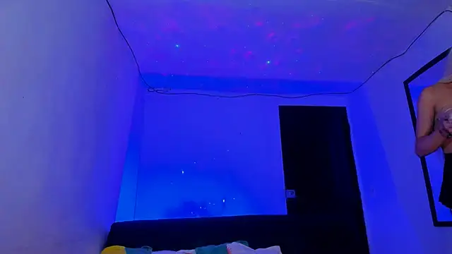 Snapshot of emperatrizhotwolf chatting on March 6, 2025, 5:24 am emperatrizhotwolf online show from March 6, 2025, 5:24 am