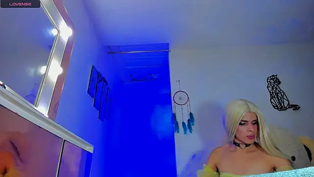 Snapshot of emperatrizhotwolf chatting on March 18, 2025, 7:41 am emperatrizhotwolf online show from March 18, 2025, 7:41 am