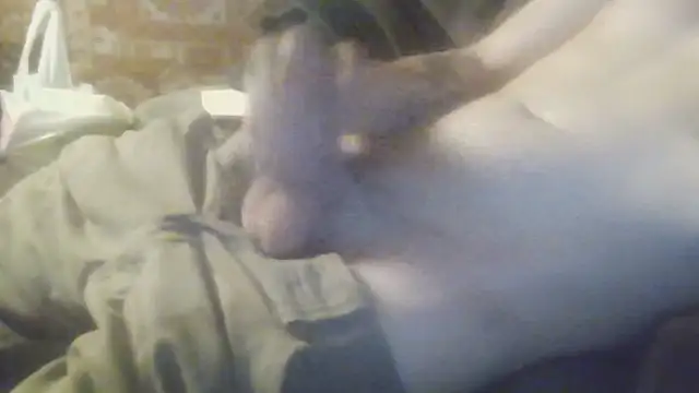 Snapshot of Irishman9077 chatting on October 19, 2025, 4:02 am Irishman9077 online show from October 19, 2025, 4:02 am