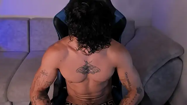 Snapshot of Thomas_Fit1 chatting on July 1, 2026, 12:56 am Thomas Fit1 online show from July 1, 2026, 12:56 am